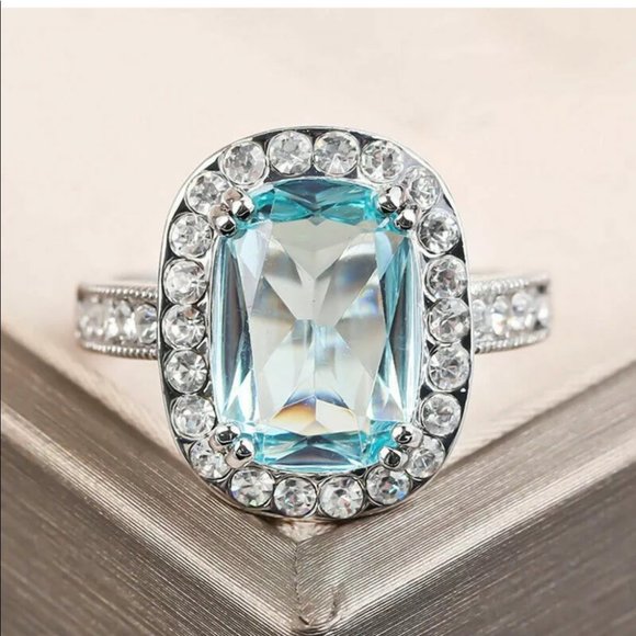 Gorgeous 925 Silver White Diamonds Aquamarine Ring - Picture 3 of 7